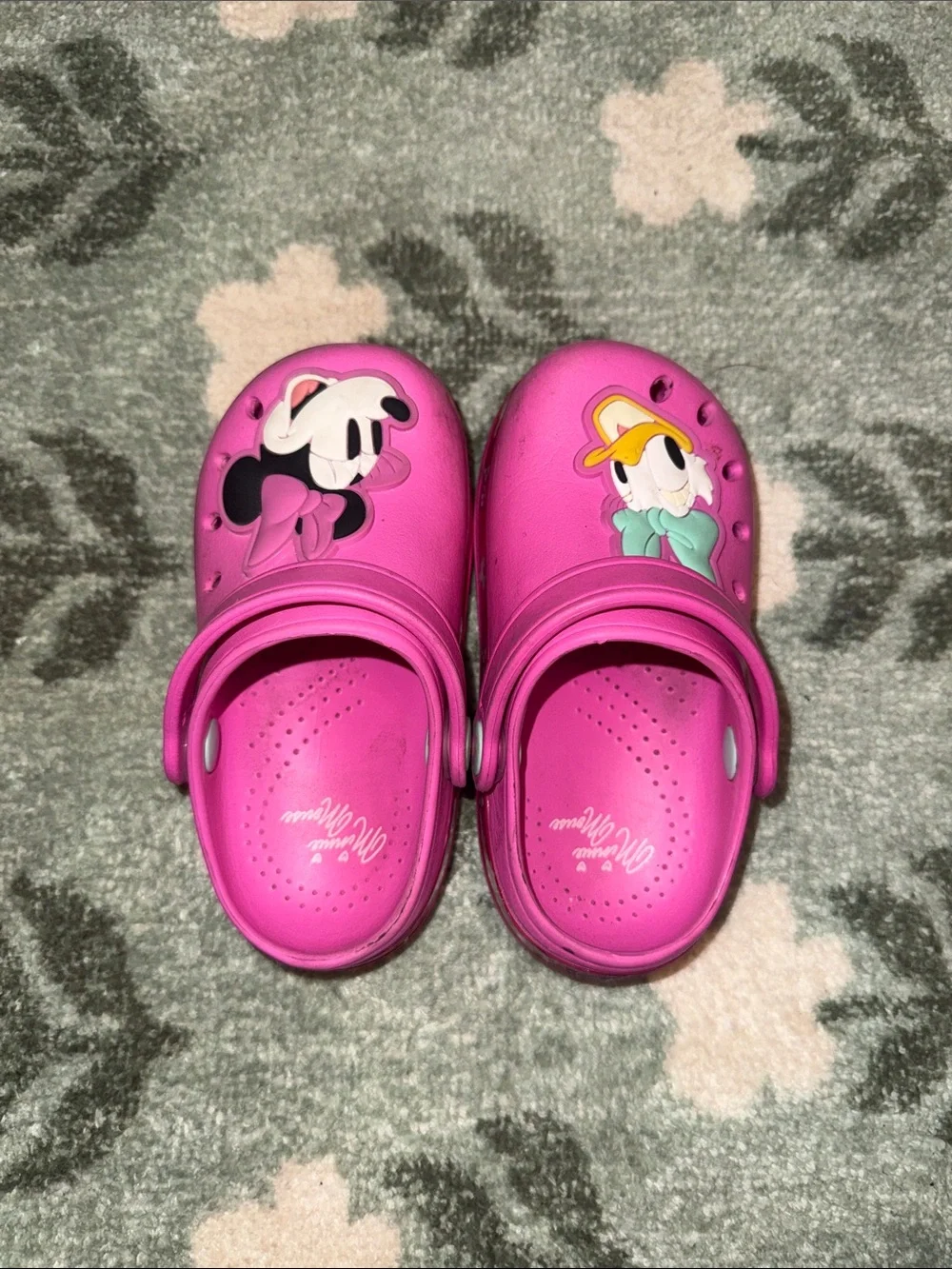 Minnie Mouse off brand crocs